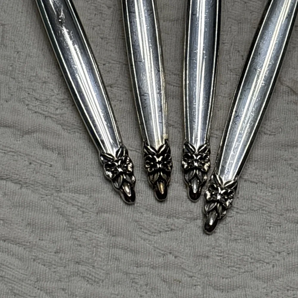 1965 GARLAND 1847 Rogers Bros IS Slotted 4 Soup / table Spoons Silver Plate